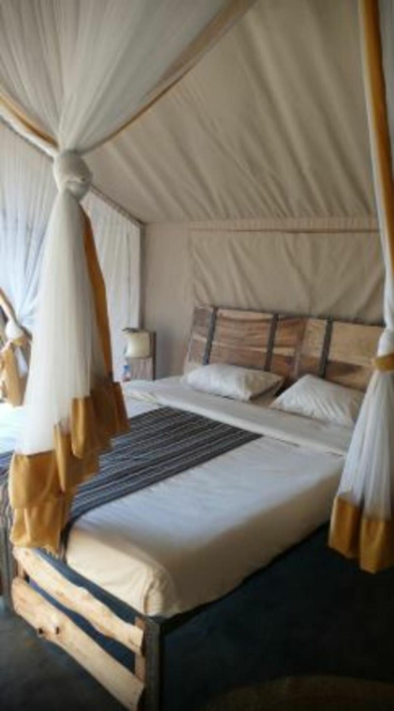 Robanda Tented Camp Екстериор снимка